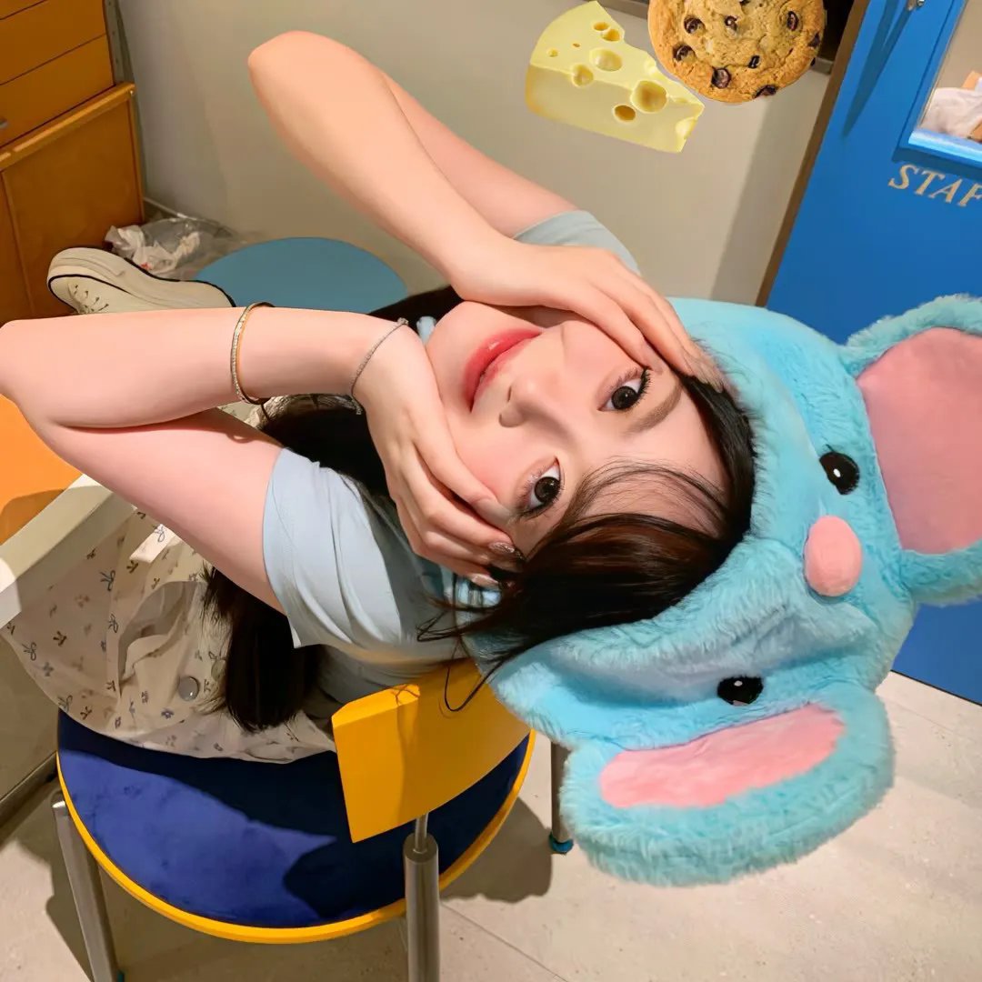 爱在心里口难开封面