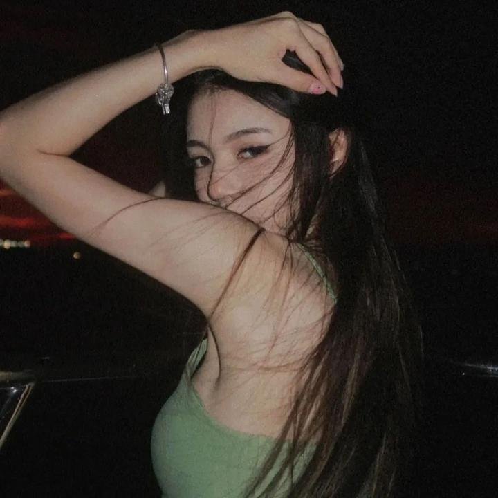 纸月亮封面